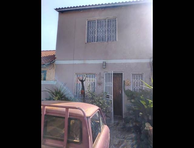 2 BEDROOM HOUSE FOR SALE IN LUFHERENG